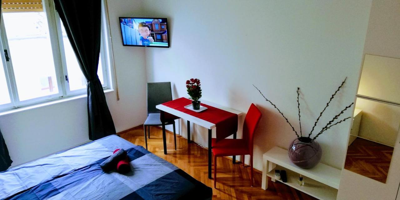 Pula Center Old Town Apartments And Rooms מראה חיצוני תמונה