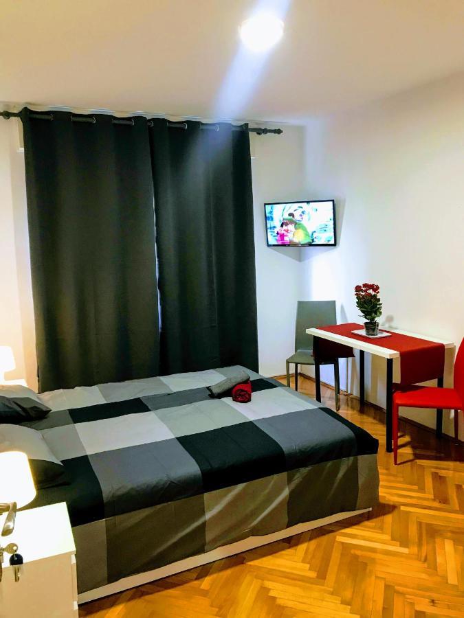 Pula Center Old Town Apartments And Rooms מראה חיצוני תמונה