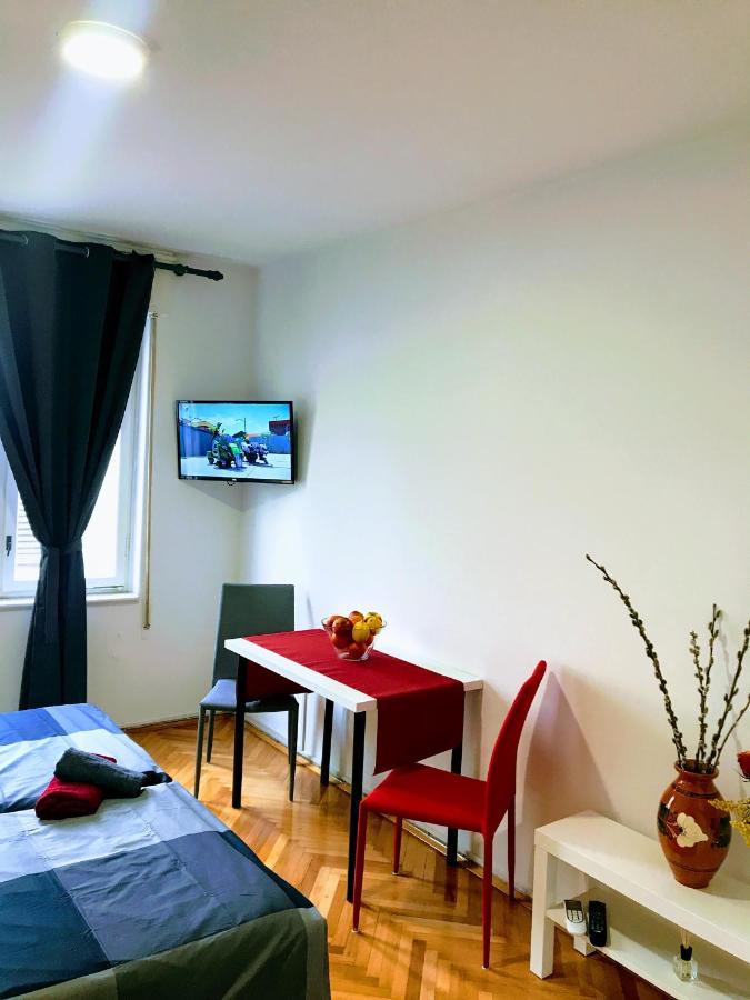 Pula Center Old Town Apartments And Rooms מראה חיצוני תמונה