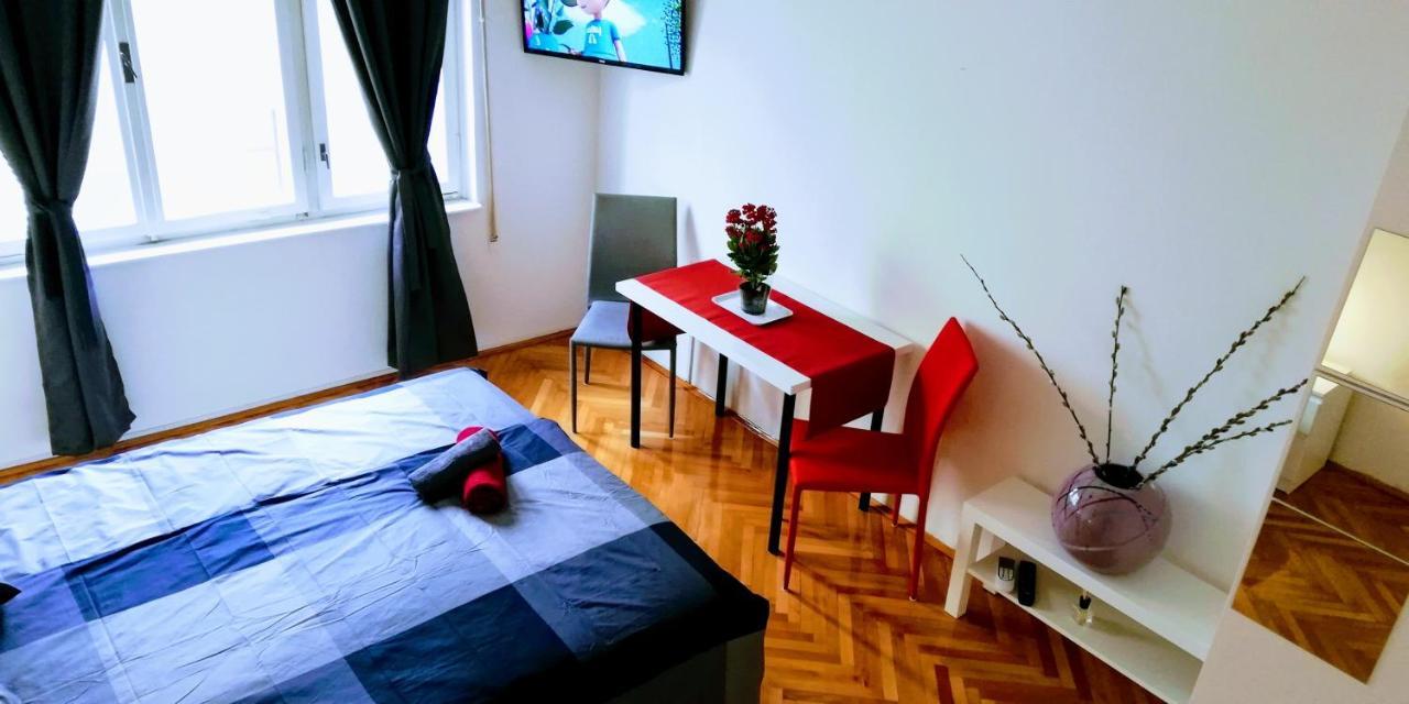 Pula Center Old Town Apartments And Rooms מראה חיצוני תמונה